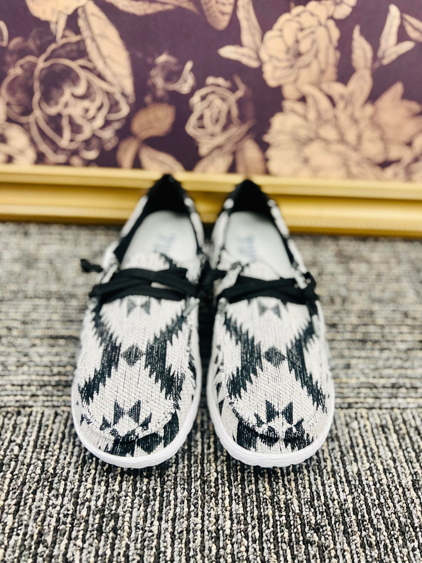 Summer - Women's Slip on Sneaker - Holden Hearts