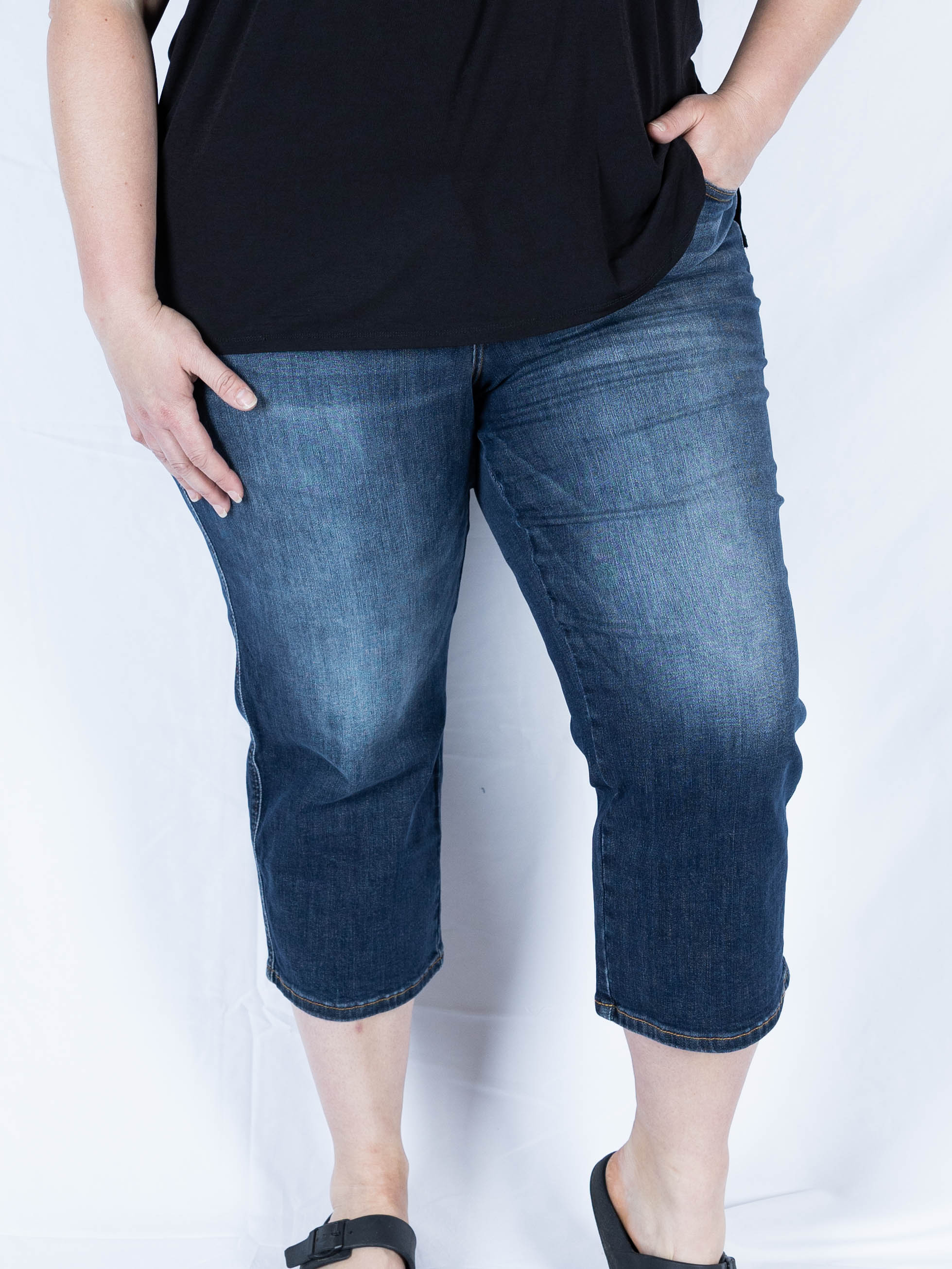 Kicking Up Fun Cropped Flares - Holden Hearts