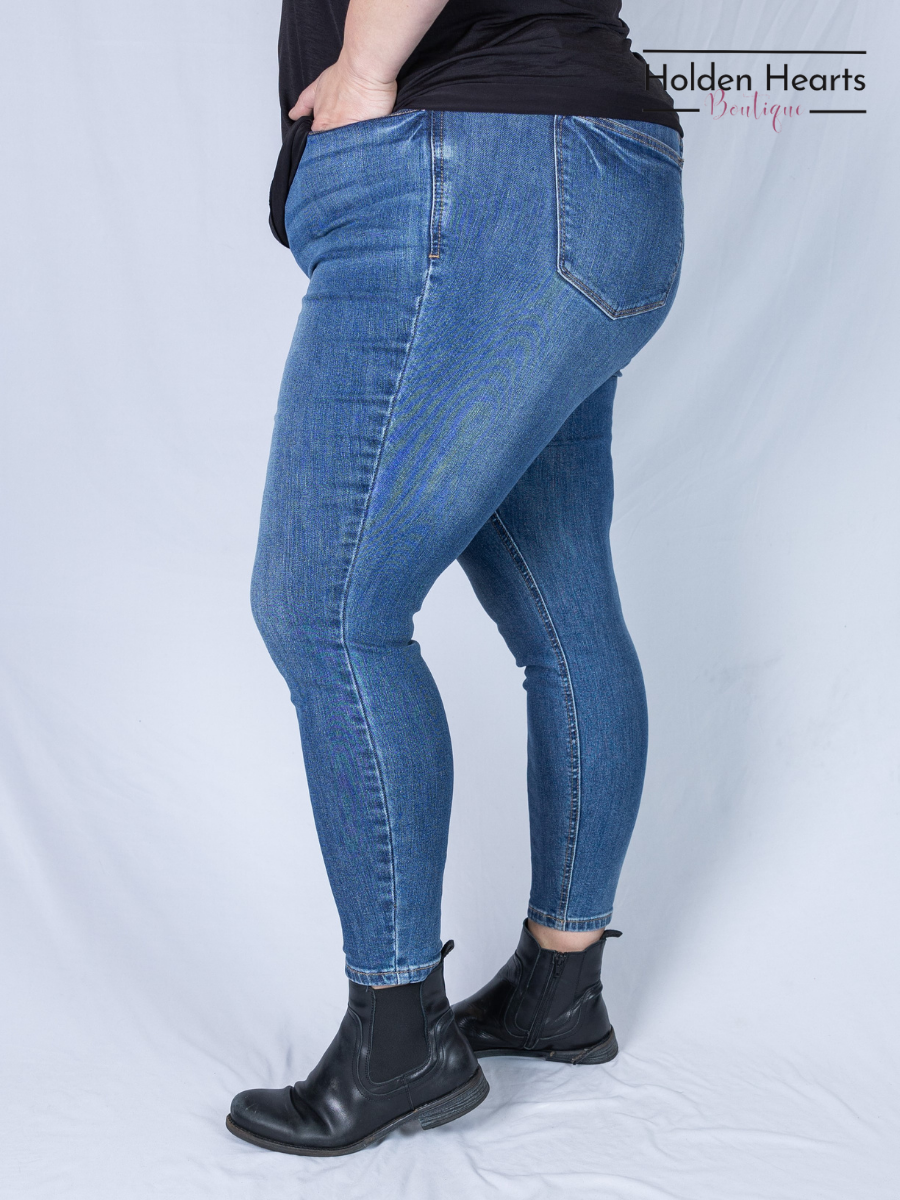 All in the Details Mid Rise Skinny Jeans - Holden Hearts