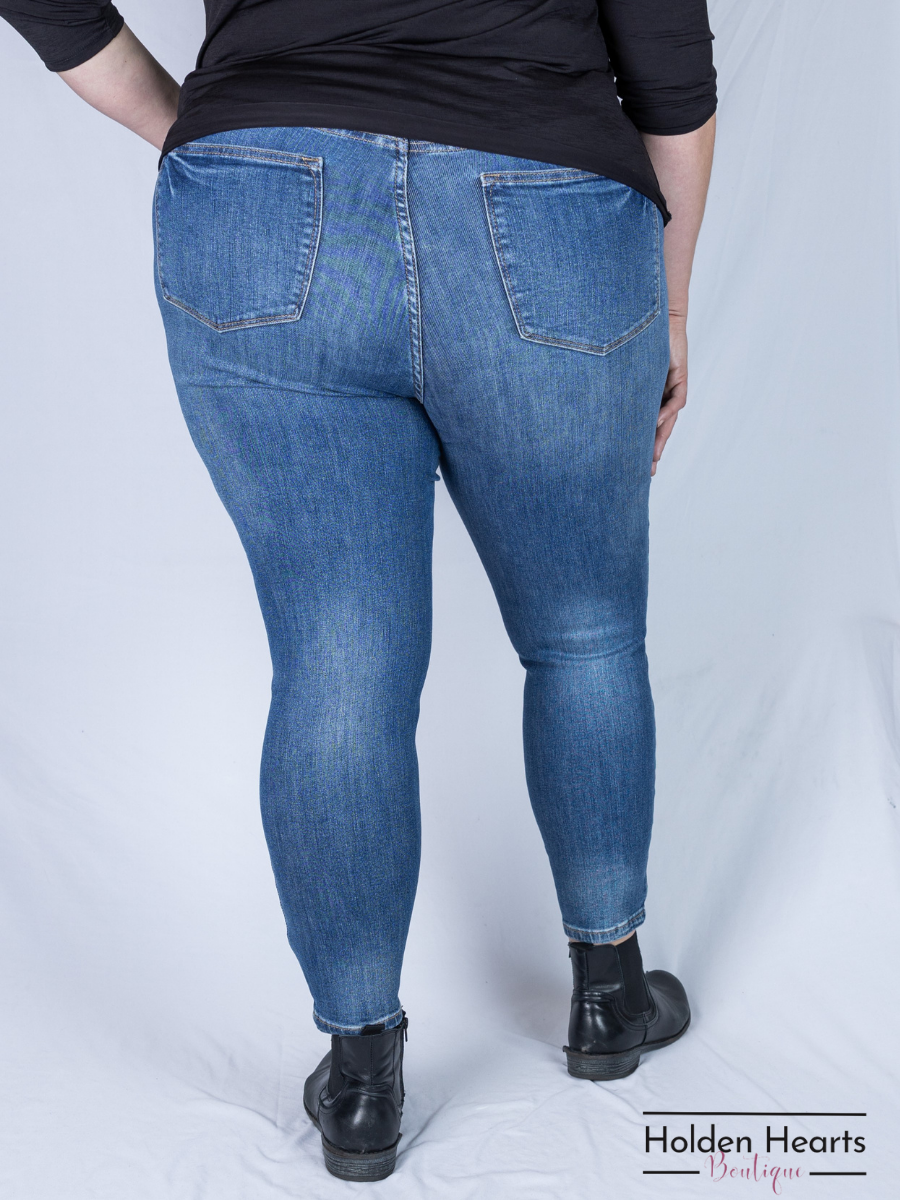 All in the Details Mid Rise Skinny Jeans - Holden Hearts