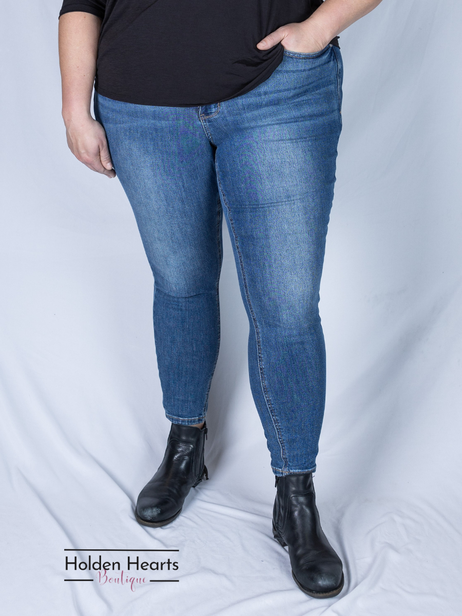 Everyday Chic Skinny Jeans - Holden Hearts