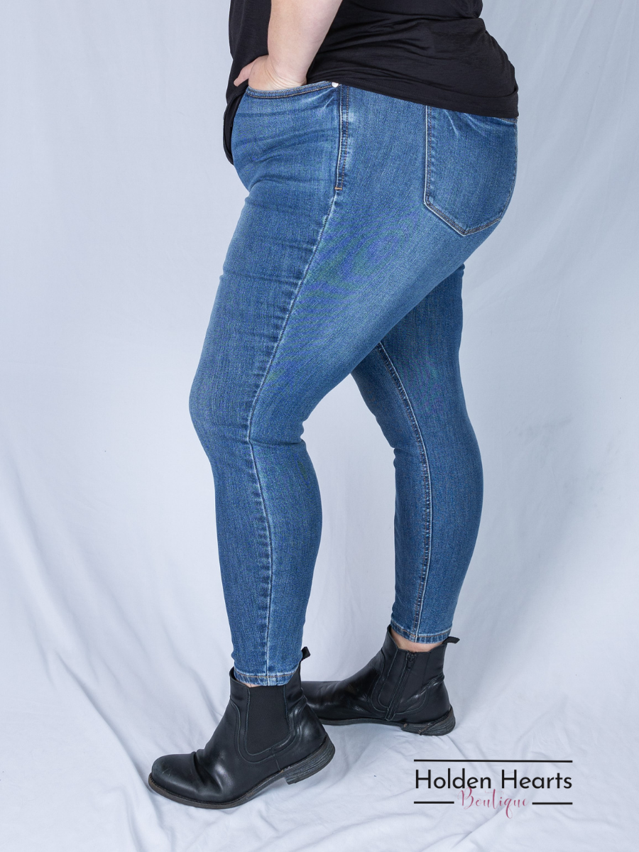 Everyday Chic Skinny Jeans - Holden Hearts