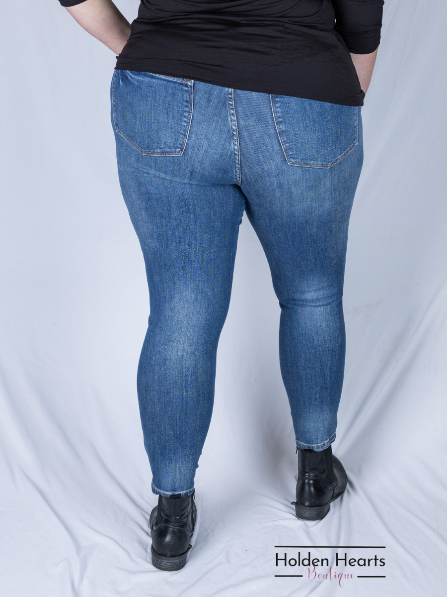 Everyday Chic Skinny Jeans - Holden Hearts