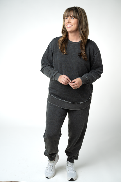 IN STOCK Vintage Wash Pullover - Black