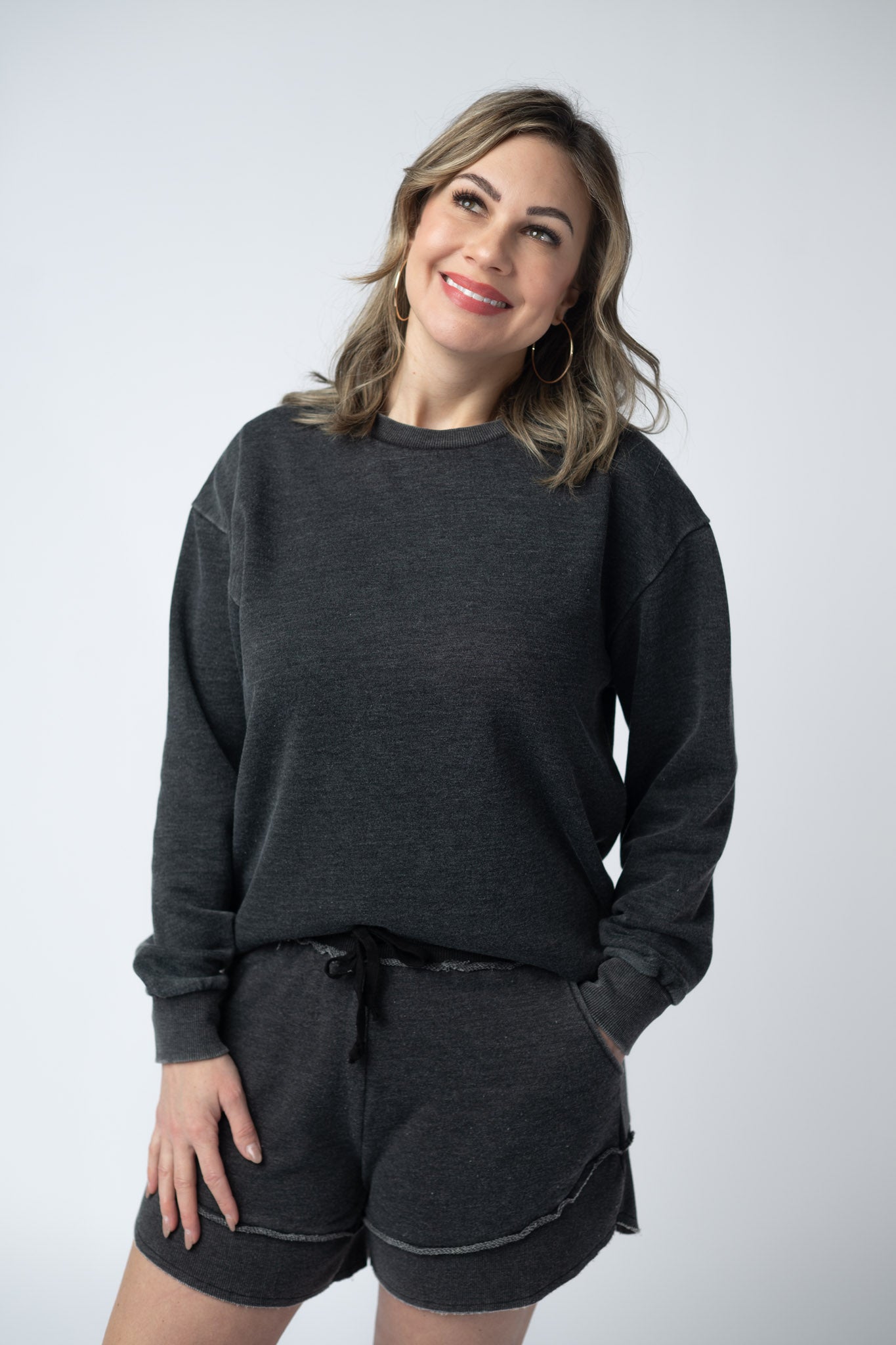 *Vintage Wash Pullover - Black*