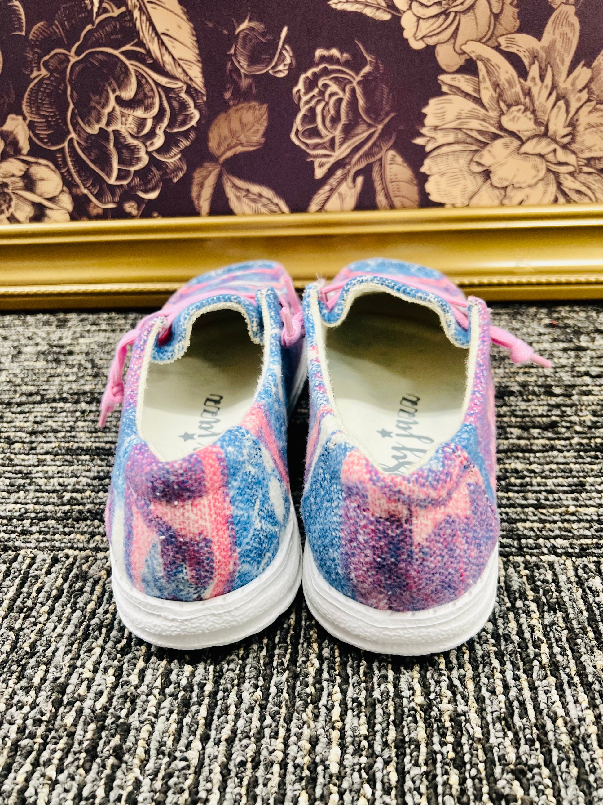 Aaliyah Women's Slip on Sneaker - Holden Hearts