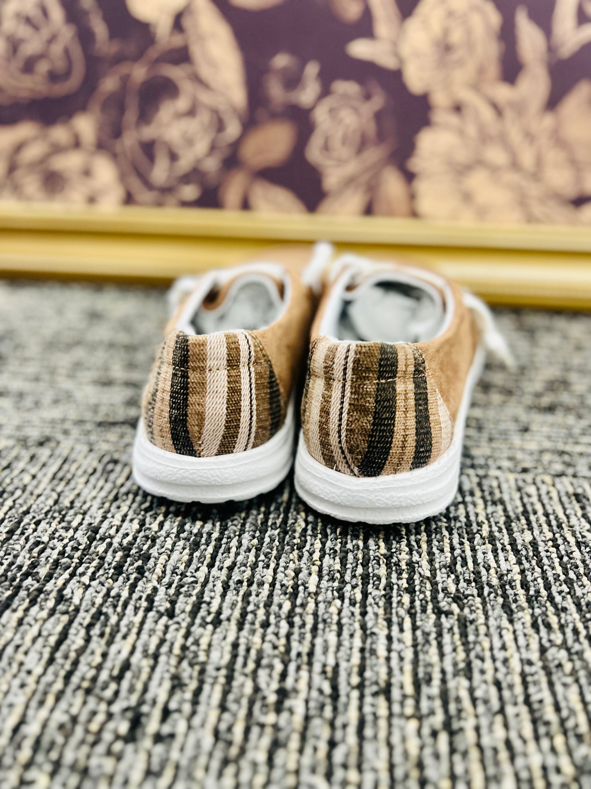 Poppy S - Women's Slip On Sneaker - Holden Hearts