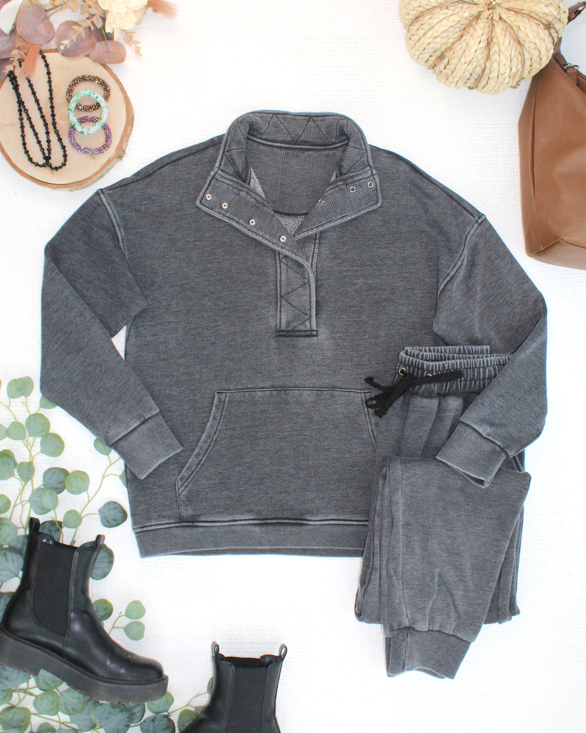IN STOCK Jesse Vintage Wash Snap Pullover - Black