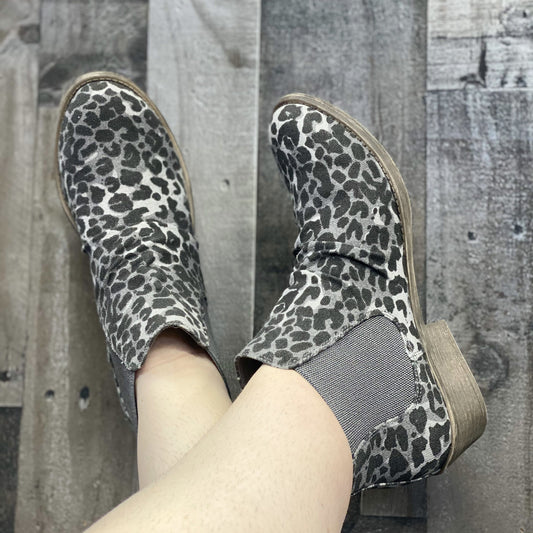 Sassy Statement in Snow Leopard - Holden Hearts