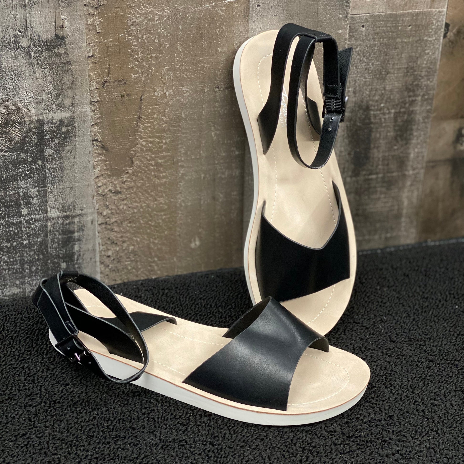 The Perfect Addition Sandal in Black - Holden Hearts